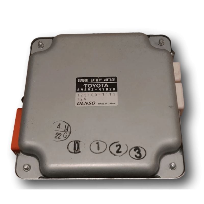 Sensor battery voltage TOYOTA PRIUS LEXUS CT200H 89892-47020 Denso